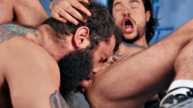 Gym inked gay stud pounding MTF after workout