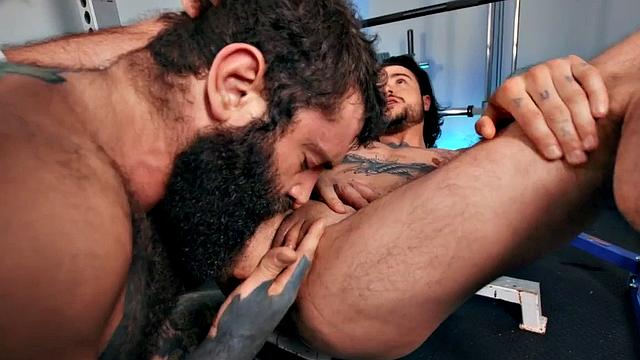 Gym inked gay stud pounding MTF after workout
