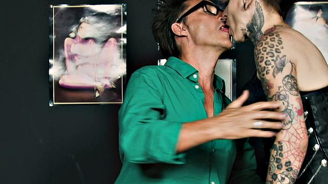 Shoot me hot juice on the face