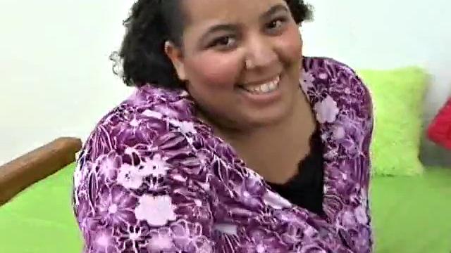 Hefty Taylor Spreads for Cock