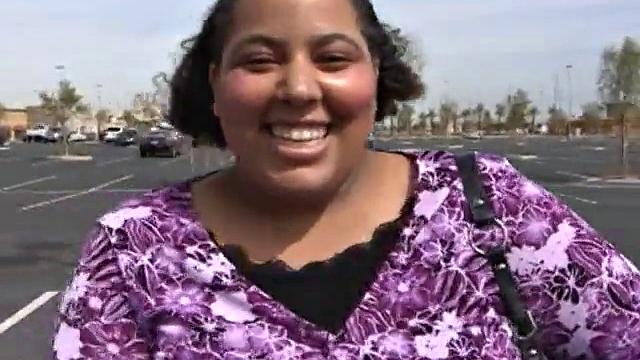 Hefty Taylor Spreads for Cock