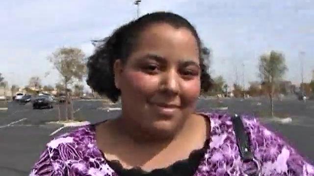 Hefty Taylor Spreads for Cock