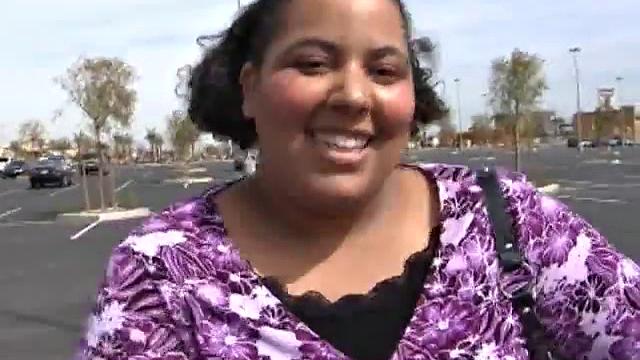 Hefty Taylor Spreads for Cock