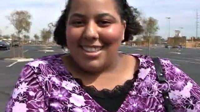 Hefty Taylor Spreads for Cock