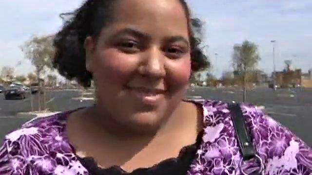 Hefty Taylor Spreads for Cock