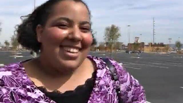 Hefty Taylor Spreads for Cock