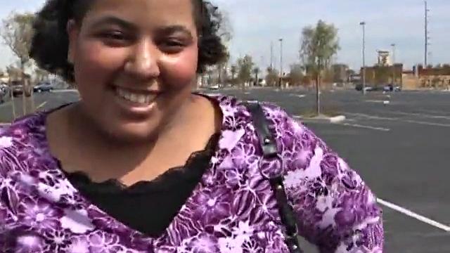 Hefty Taylor Spreads for Cock