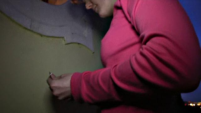 With No Money To Pay, Cutie Gets A Dick In The Mouth