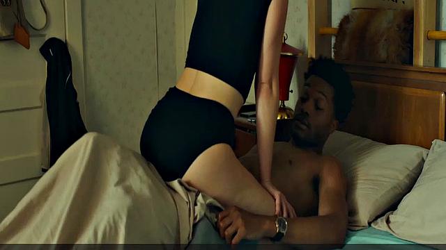 zoey deutch крутит попкой и скачет на bbc у бильярдного стола