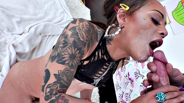 Holly's Deepthroat Workout