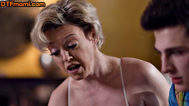 Huge stepmom doggystyled by stud