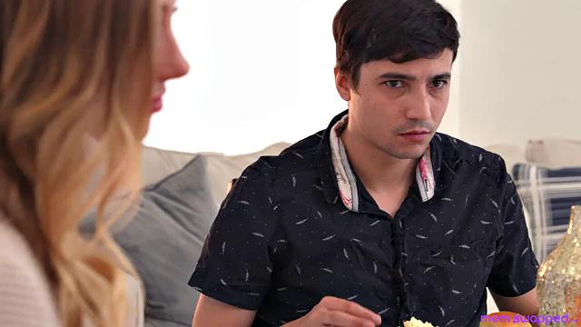 Filling Up Our Stepmoms This Thanksgiving - S2:E9