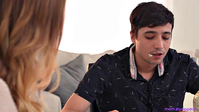 Filling Up Our Stepmoms This Thanksgiving - S2:E9