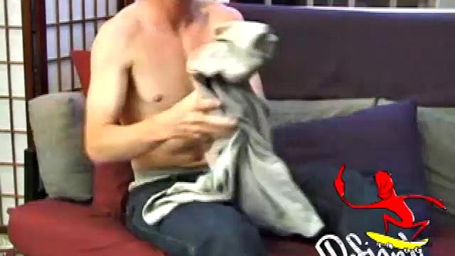 Amateur Justin Jacks Off