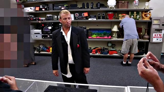 Pawn seduces stud customer before fucking mouth