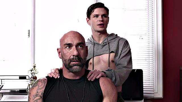 Hary gaydaddy bottom barebacked by stud in office