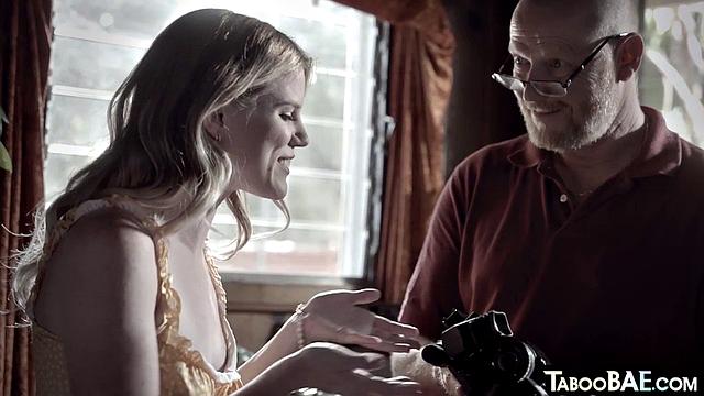 Gorgeous babes sharing in 3some