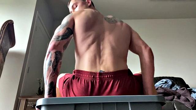 Ripped jock jerks in solo before dildoing ass