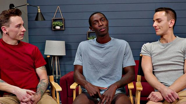 IR Stud Suck 3Some - NextDoorBuddies