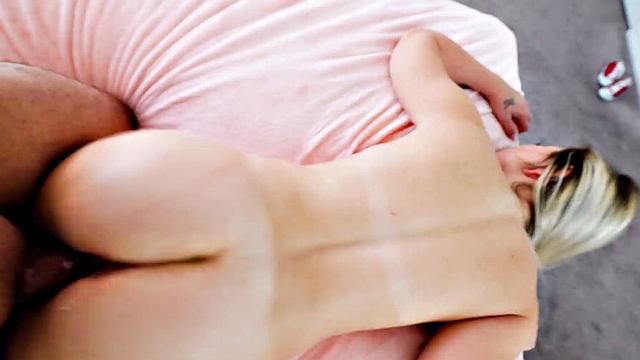 Creaming Rylees Pussy