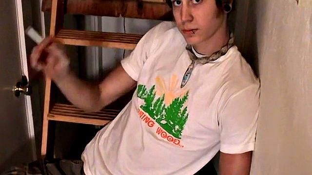 Carl Chainsmokin - Solo Smoke Session