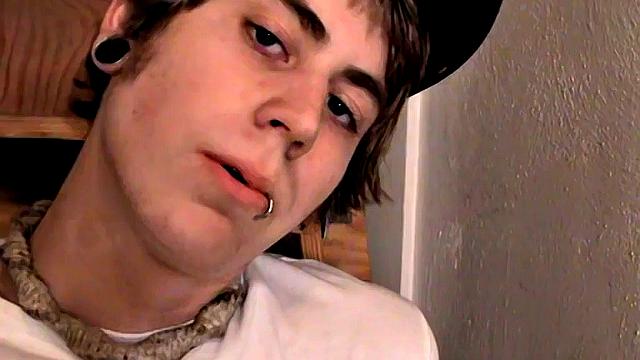 Carl Chainsmokin - Solo Smoke Session