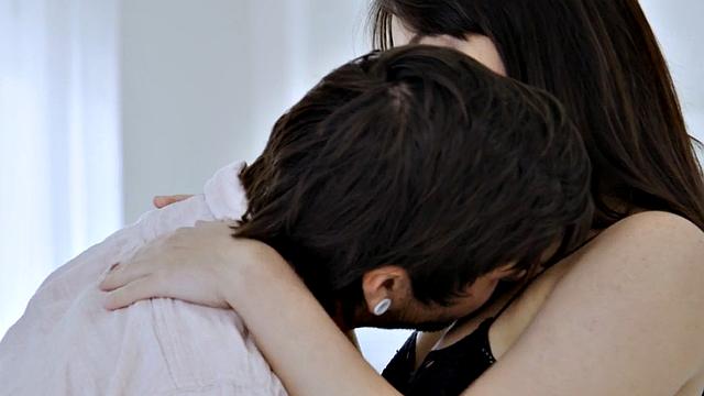 21yo babe sucks cock and gets pussynailed by her lover