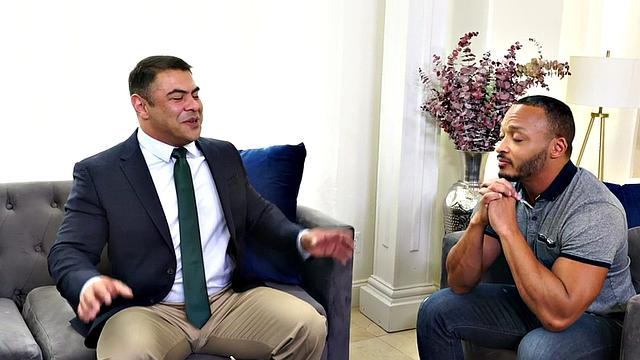 Mesmerized hunk fucks IR bottom after chatting