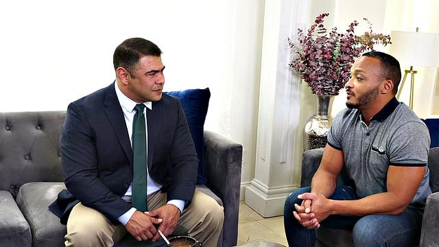 Mesmerized hunk fucks IR bottom after chatting