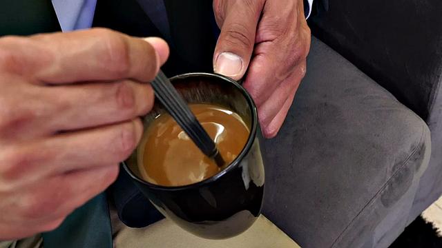 накачанный черный красавец жестко трахается с белым пассивом