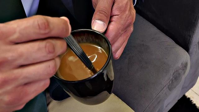 Mesmerized hunk fucks IR bottom after chatting