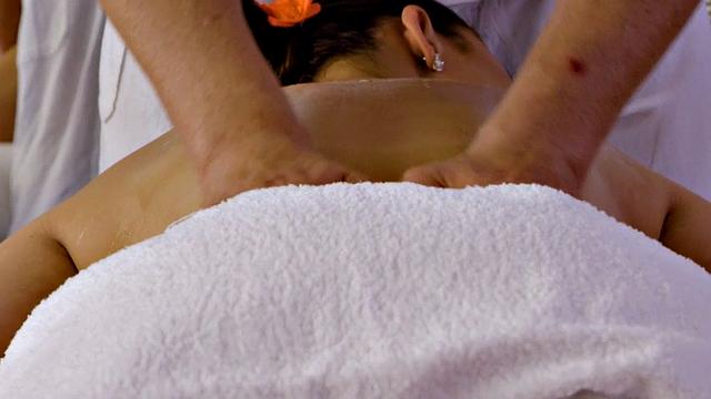 WAM big-titted babe fucked by masseur on the table