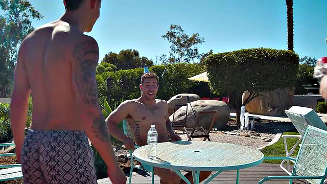 Gorgeous Birthday Hunk Flip Fucks Hot Daddy - Roman Todd, Carter Woods