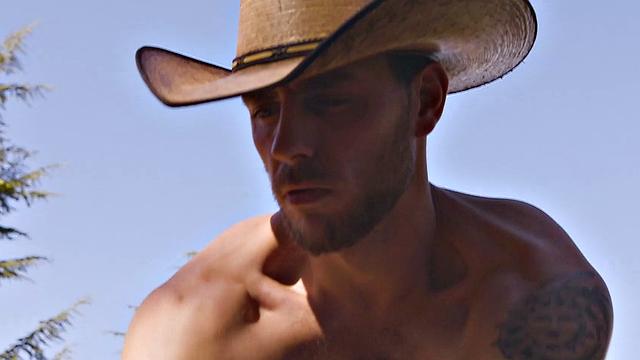 Gorgeous Birthday Hunk Flip Fucks Hot Daddy - Roman Todd, Carter Woods