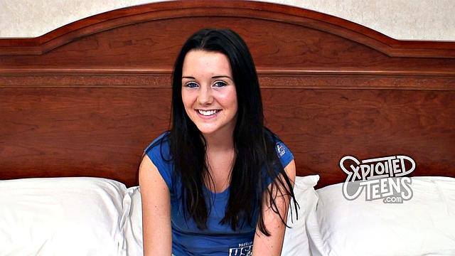 Малышка 18 лет и 43 кг, но постель сушить после неё бесполезно