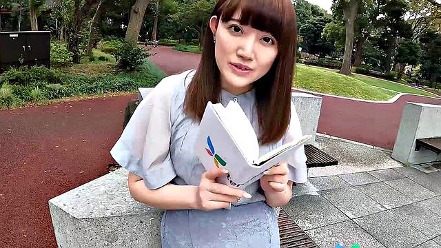 Nagisa Katagiri sells houses and is now an amateur nude model