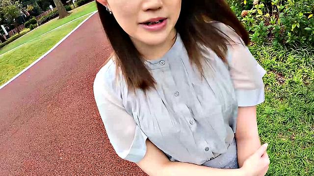 Nagisa Katagiri sells houses and is now an amateur nude model