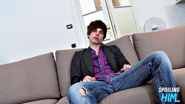 Skinny twink cockriding at casting