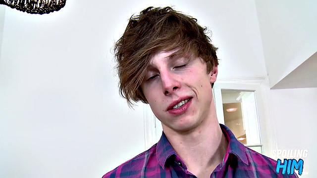 Skinny twink cockriding at casting