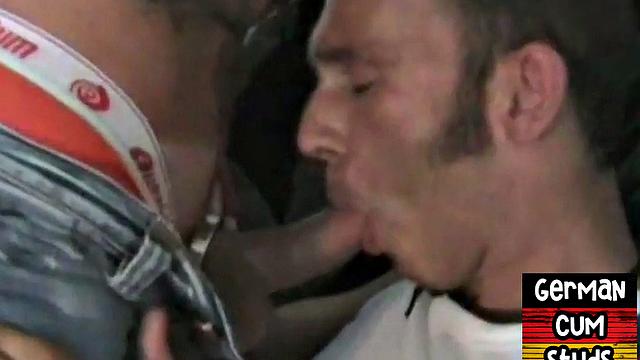 German amateurs rim ass and suck in homemade video