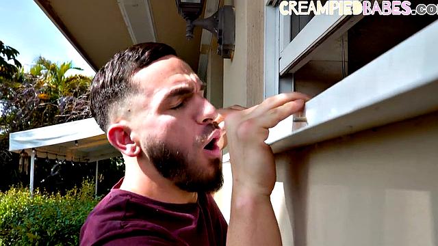 Piercedtits bae gets caught showering gets pussysmashed by BF