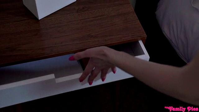My Step Sisters Seduce Me On Valentine's Day - S12:E3