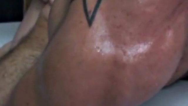 Muscular German jock fucked by gaydaddy in sex