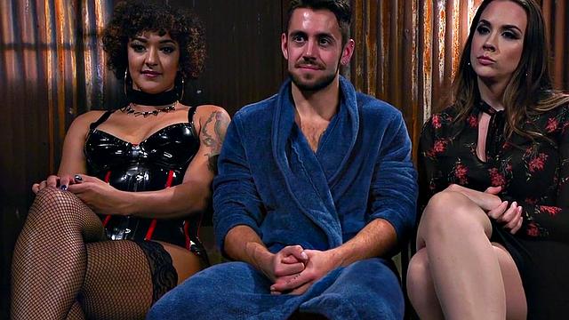 Fem nympho bitches seduce big guy in threesome sex