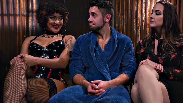 Fem nympho bitches seduce big guy in threesome sex