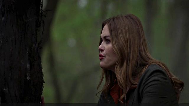 кристал рид срывает джинсы и светит попкой прямо в больничке