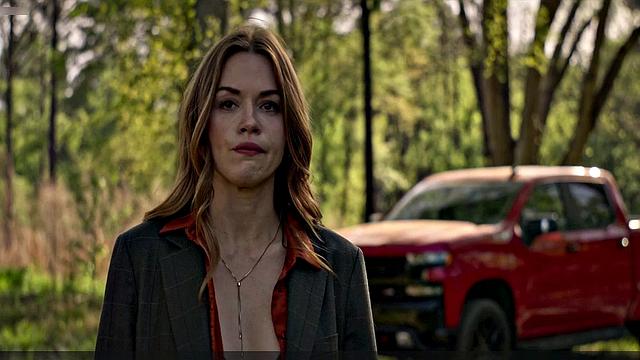 Kinky celebrity Crystal Reed strips down and shows off her naked butt