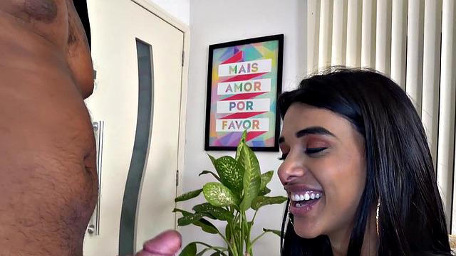 Latina with tattoos bounces her big ass before deepthroating and sucking her boyfriend's hard cock in the pool