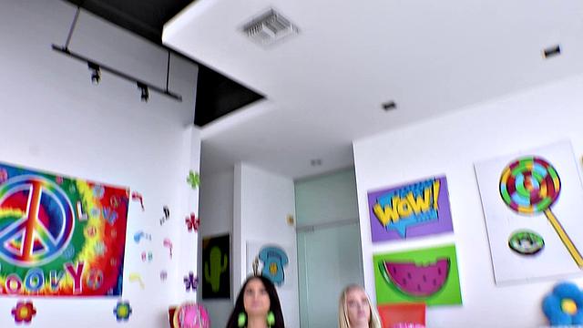 Eliza Marilyn Sharing A Dick Up Their Asses