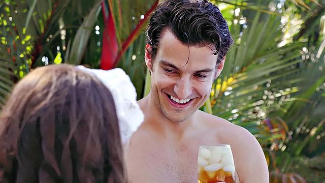 Spanish babe trimmed pussy gets licked & fucked in steamy bedroom action